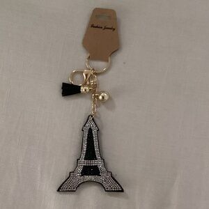 Elegant Eiffel Tower Keychain with Gold Accents